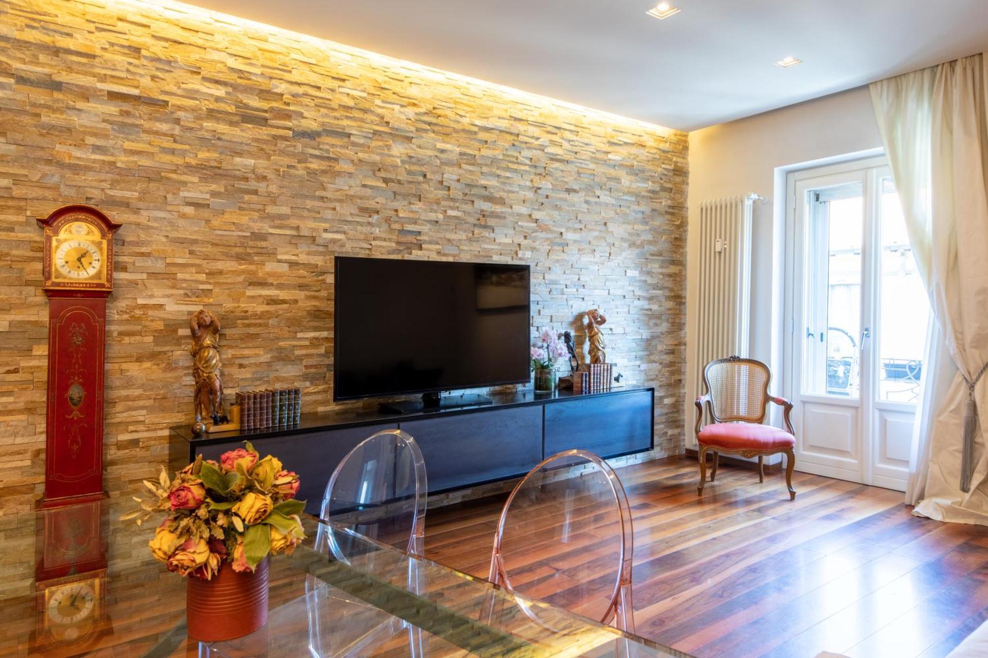 Porta Venezia- Design Apartment, 2-bedrooms, Netflix, Wifi *