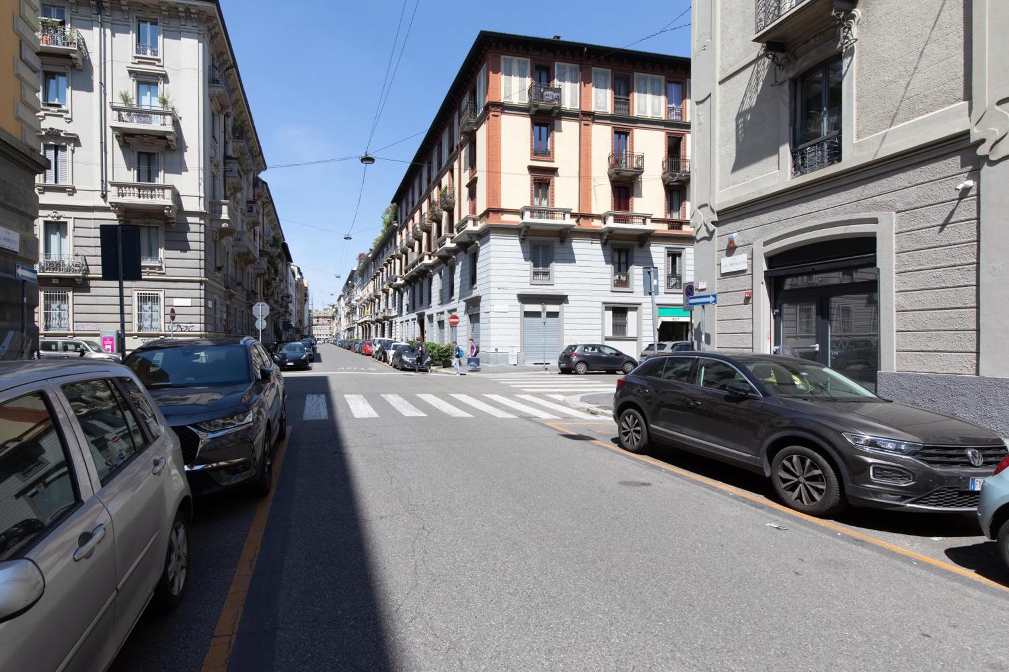 Porta Venezia- Design Apartment, 2-bedrooms, Netflix, Wifi Apartment *