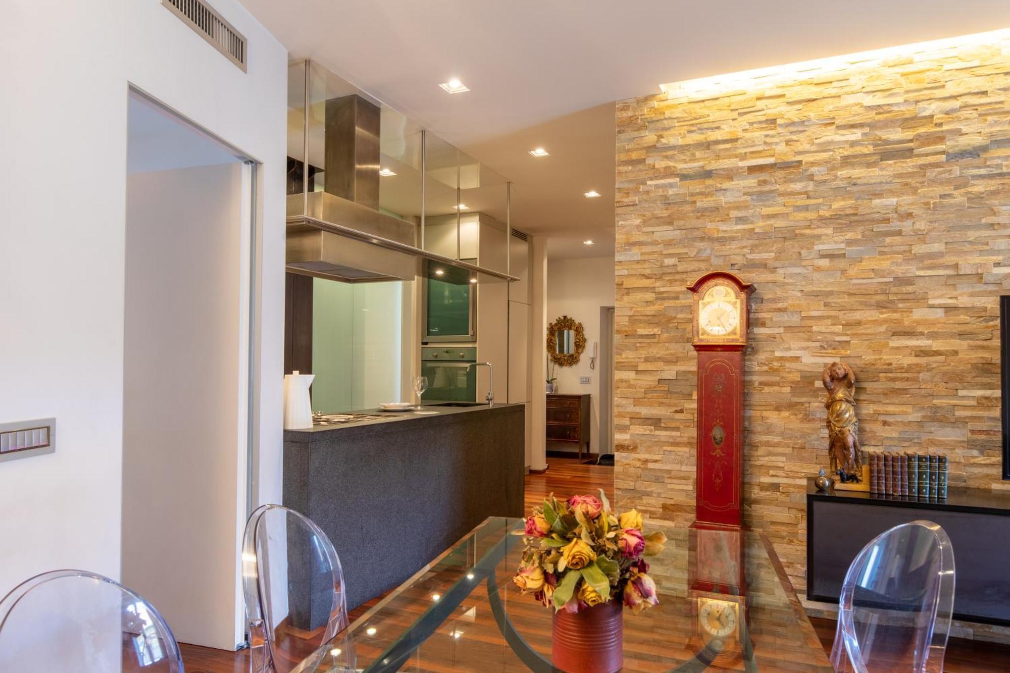 Porta Venezia- Design Apartment, 2-bedrooms, Netflix, Wifi Apartment *